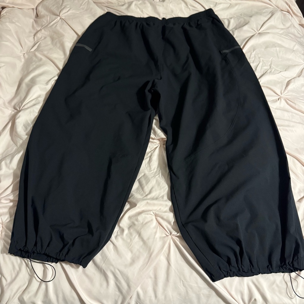 Under Armour Women's Wide Leg Black Unstoppable Vent Pants - Picture 8 of 10